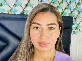 beautiful girlcam KaatheAdams