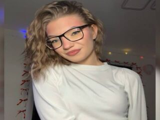 webcamgirl sexchat KatieGoodacre