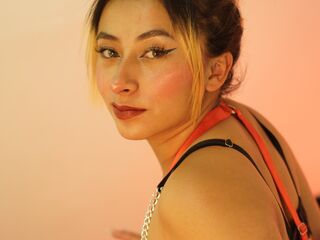 topless cam girl Khalessii