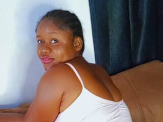 girl topless KiraDon