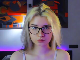 shaved pussy web cam KiraSerene