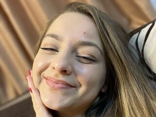 sexy webcam girl LauraKendrix