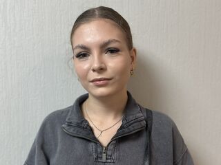 nude webcamgirl picture LauraTang
