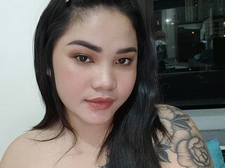 naked camgirl picture LerieeLynn