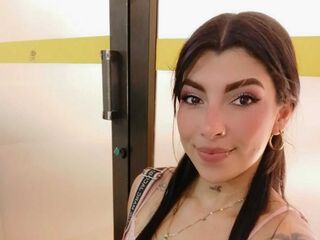 naked girl with cam LesslyKity