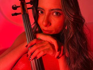 cam girl fingering pussy LilamElody