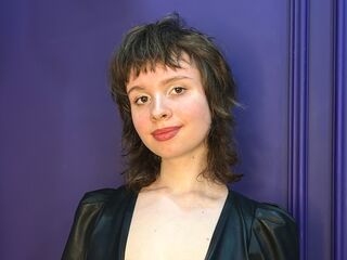 naked girl with webcam masturbating with vibrator LillyStark