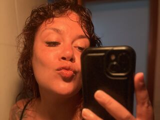 closeup webcam LollaRodrigues