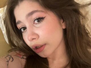 girl LouisaWilsonn