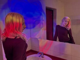 sexy camgirl LucilleWiste