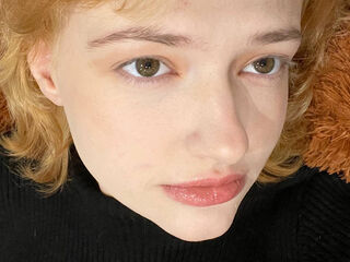 cam girl chatroom LunaBeans