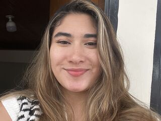 mastubating web cam girl LunaaRivas