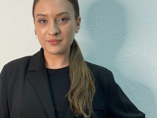 naughty camgirl picture LyndaEstle