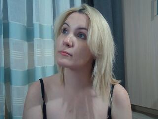 naked cam girl masturbating with sextoy LyndaHuppenbauer