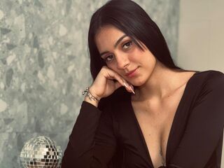 camslut masturbating MadisonCarzon