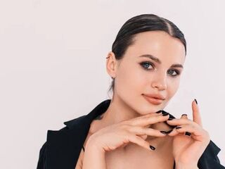 naked camgirl masturbating with vibrator MarianMur