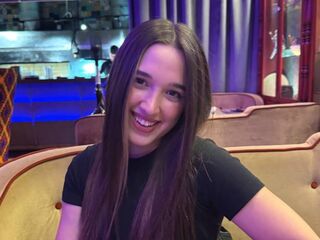 topless webcamgirl MaryamKeets