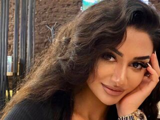 nude camgirl picture MayaDastrup