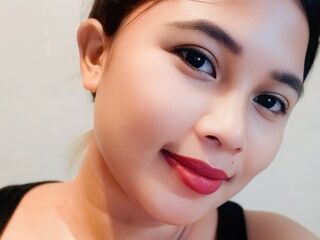 free webcam chat room MeaBella