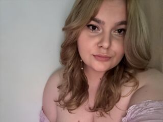camwhore fingering pussy MeganDarcy