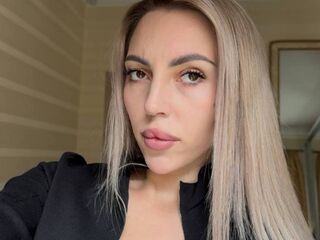 camwhore masturbating with sextoy MelisaDee