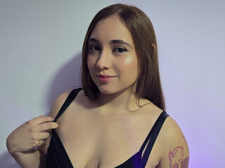 cam girl playing with dildo MiahCouper