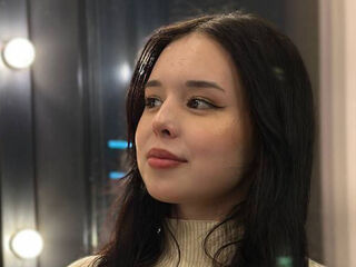 adult webcam chatroom MikiPellon