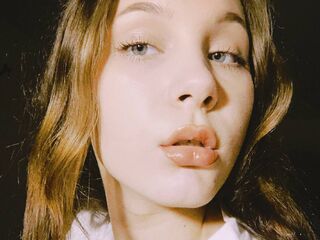 naked webcam girl fingering MilaWillson