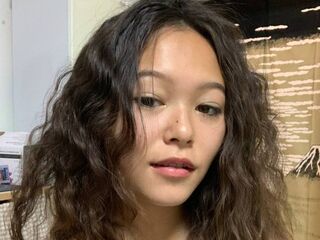 camgirl playing with dildo MildaCastillio