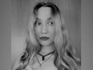 chat room live sex cam MonikaGreens