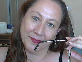 erotic webcam MyriamLevieux