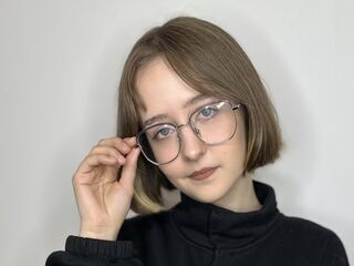 camgirl showing tits ReginiaHolbein