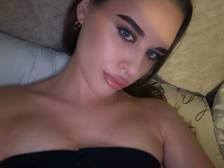 free jasmin cam RhiannonJumper