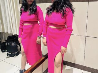 girl webcam show SanyaGoyal