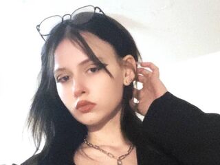 topless webcam girl SaraHillton