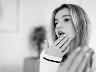 naughty camgirl fingering pussy StaceeyBrown