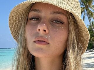 fingering camgirl StefaniBrowyn