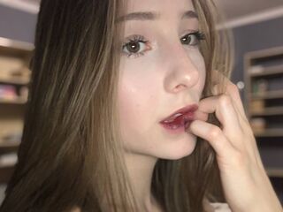 camslut showing tits SusanMcKenzie