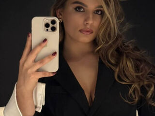 nude camgirl picture TaHillmer