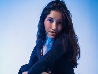 naked camgirl fingering pussy TrinityNova