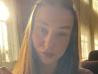 naked girl with webcam masturbating with sextoy TristaCarmody