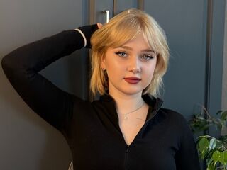 masturbating girl UdelaGoodhart