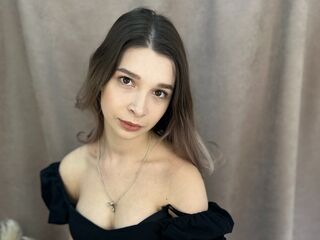 nude gamgirl WandaHearing