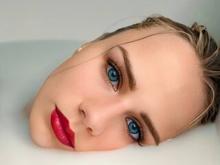 topless cam girl WendyDolie