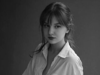cam girl playing with vibrator WiloneFay