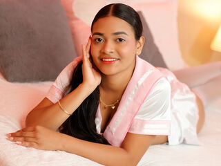 naked camgirl masturbating with dildo ZariRiley